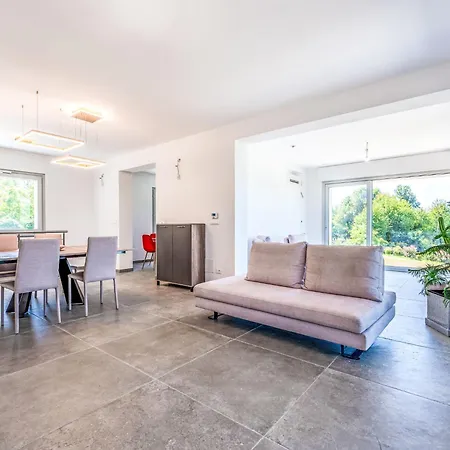 Boscara By Interhome